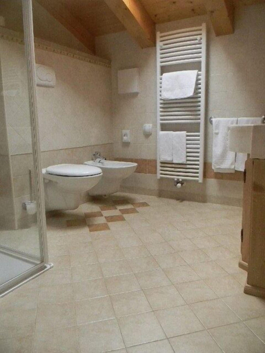 Bathroom 4, Hotel Garni Mountain Resort, Trento