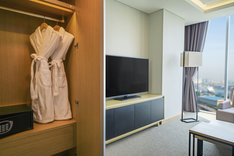 Bedroom 3, Harbor Park Hotel, Jung