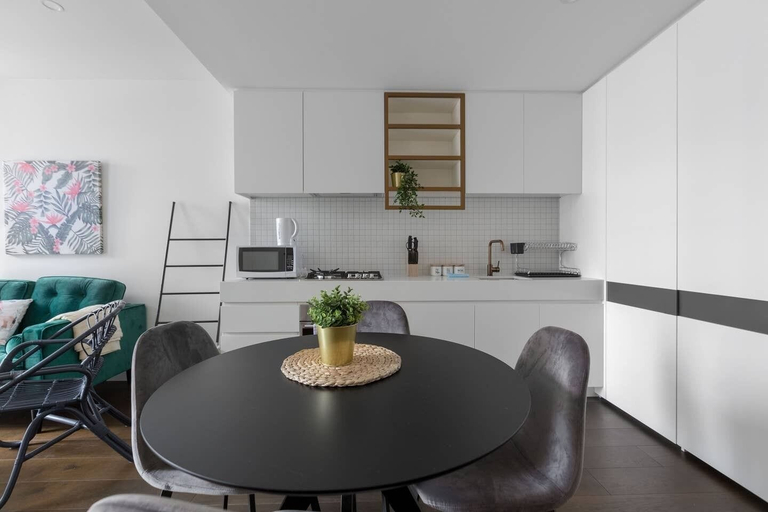 Others 3, Perfect Location 2 Bdrs Apartment@glen Waverley, Melbourne