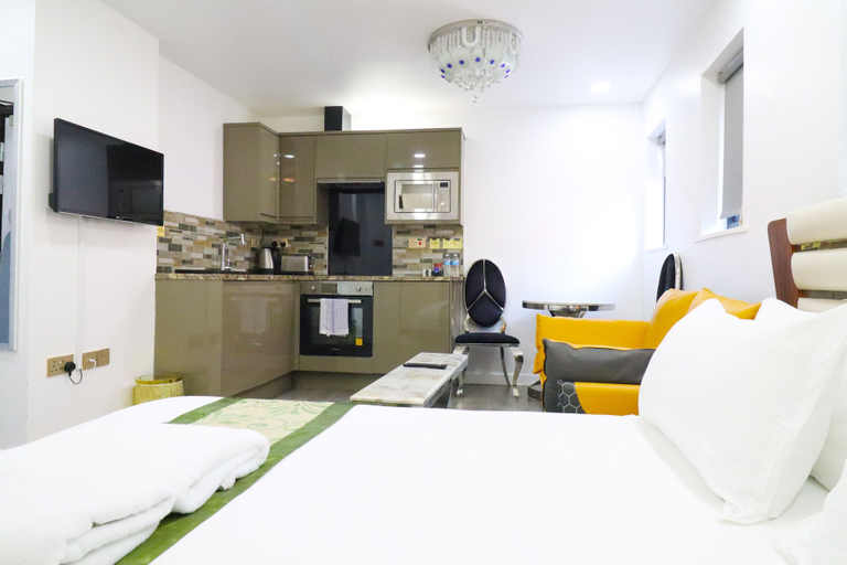 Bedroom 2, Queen Stay Apartments, Sheffield