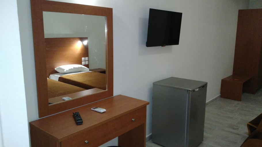 Bedroom 3, Hotel Sydney, Ionian Islands