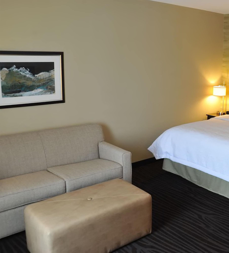 Bedroom 3, Hampton Inn & Suites Robbinsville, Mercer