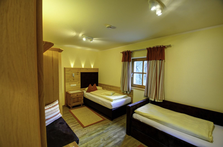 Bedroom 2, Dienbergerhof, Passau
