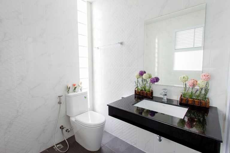 Bathroom 3, The Dlife, Hat Yai