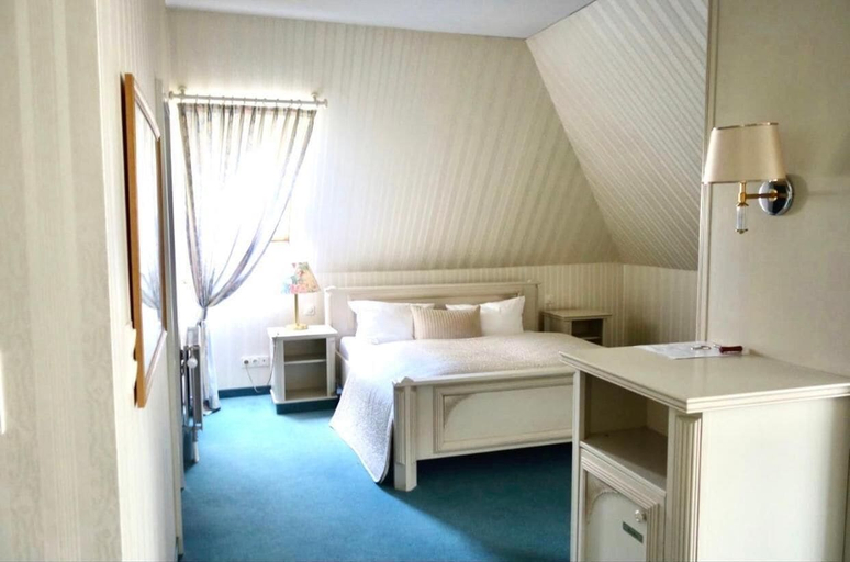 Bedroom 3, Parkhotel Dallgow, Havelland