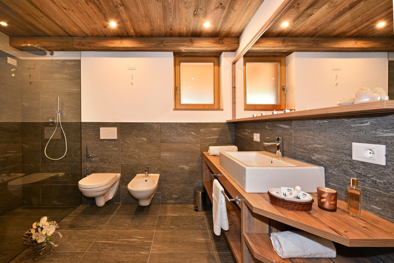 Bathroom 3, Proihof, Bolzano