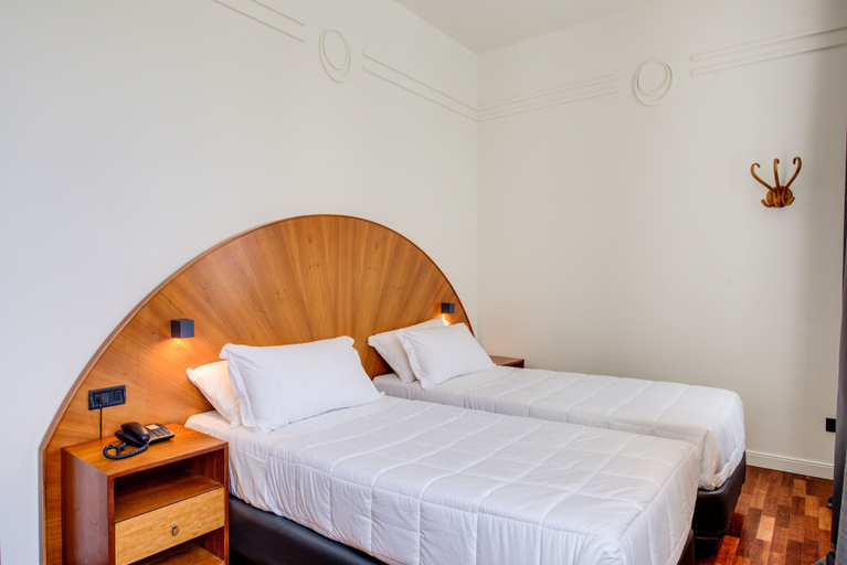 Bedroom 3, Kursaal Hotel, Rimini