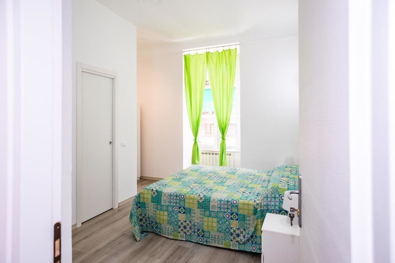 Bedroom 3, Shelley Affittacamere, La Spezia