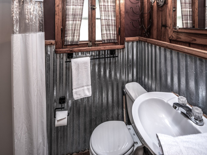 Bathroom, Destiny Cabin, Lincoln
