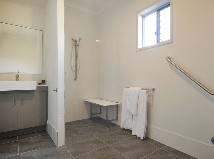 Bathroom 4, Northpoint Motel, Toowoomba - North-West