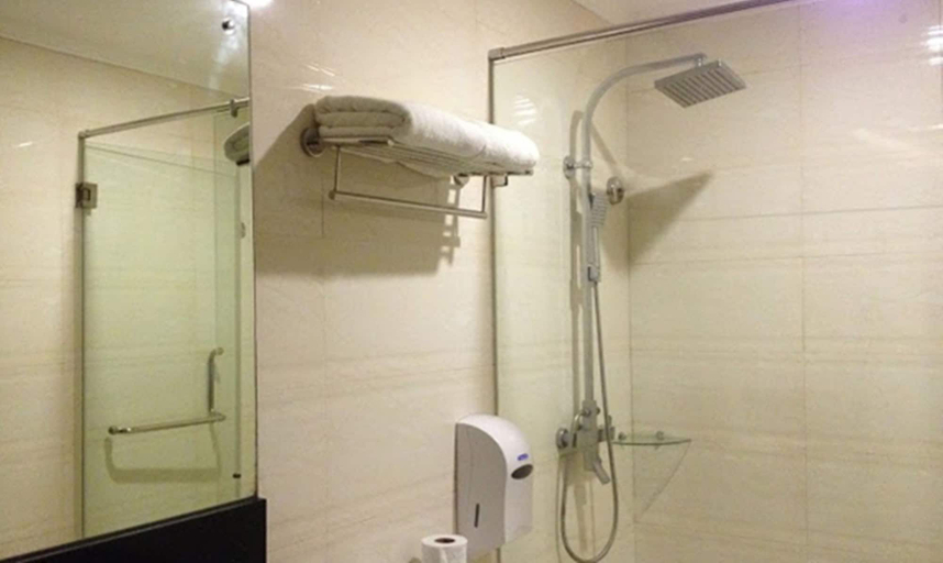 Bathroom, Crown Legacy Hotel, Baguio City