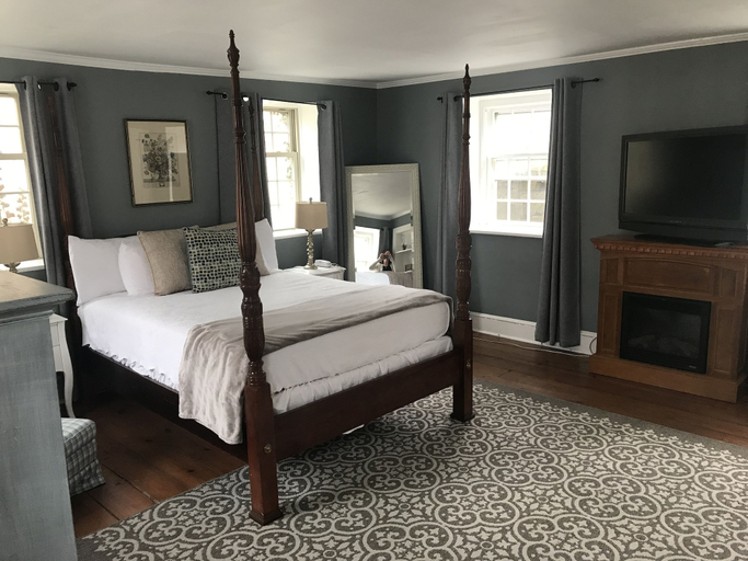Bedroom 3, Inn at Millrace Pond, Warren
