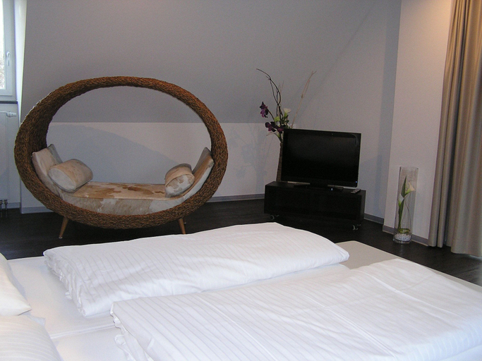 Bedroom 4, Hotel zur Promenade, Donau-Ries