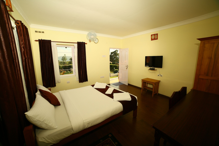 Bedroom 3, Holiday Heaven Munnar, Idukki