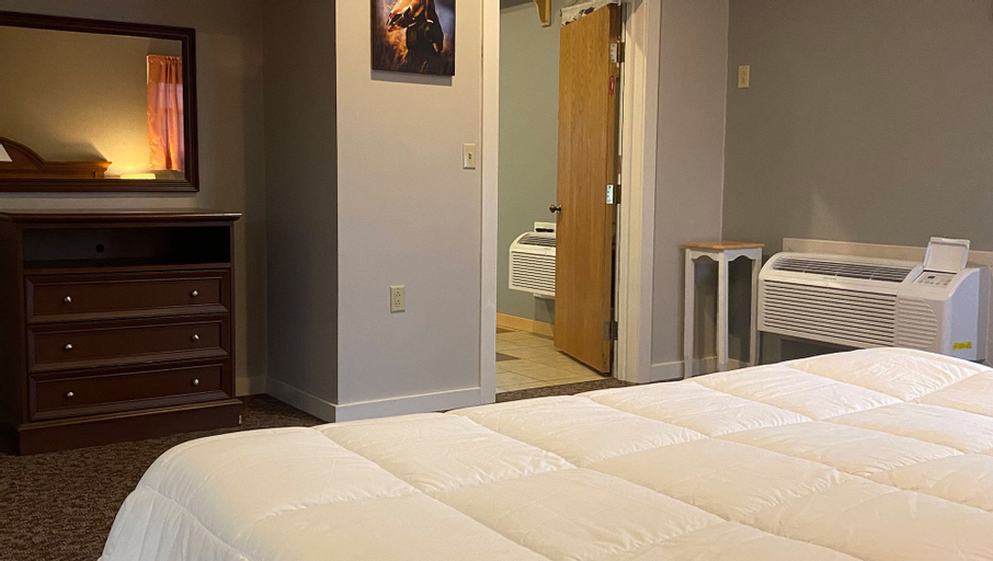 Bedroom 3, Iveys Motor Lodge Houlton, Aroostook