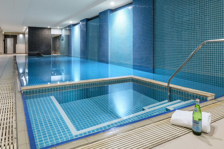 Sport & Beauty 2, Oaks Glenelg Plaza Pier Suites, Adelaide