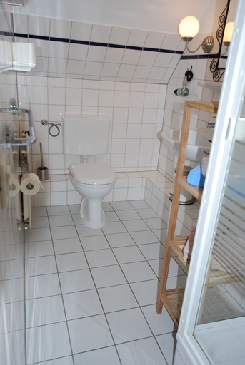 Bathroom 3, Hotel - Pension ALTES PASTORAT, Nordfriesland