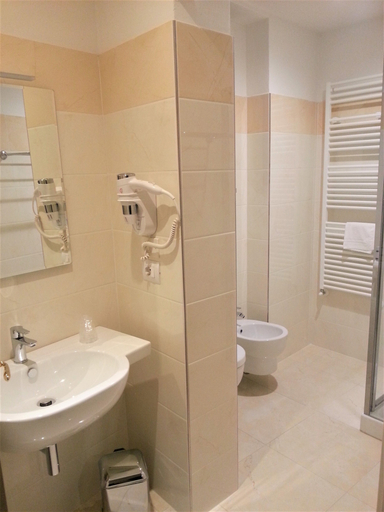 Bathroom 4, Hotel Volterra In Superior, Pisa