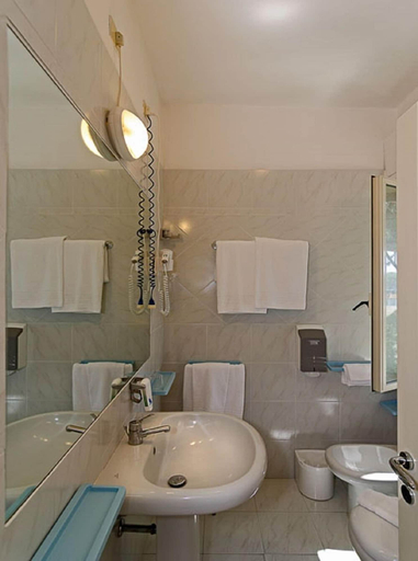 Bathroom, Hotel Le Ginestre, Lucca