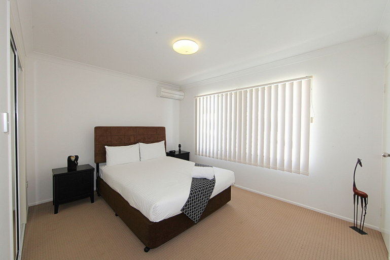 Bedroom 2, Alexandra Apartments, Bundaberg