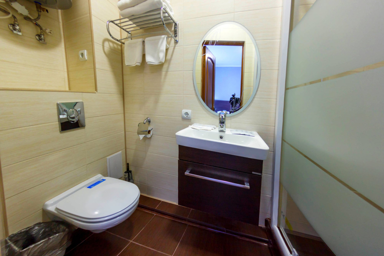 Bathroom 2, Onega Hotel, Khabarovskiy rayon