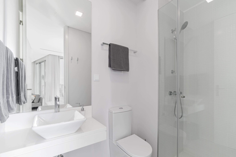 Bathroom, FAA Rentals 31 de Janeiro, Funchal