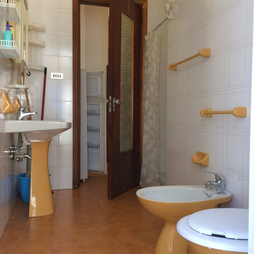 Bathroom 2, Apartaments Cavour 4, Palermo