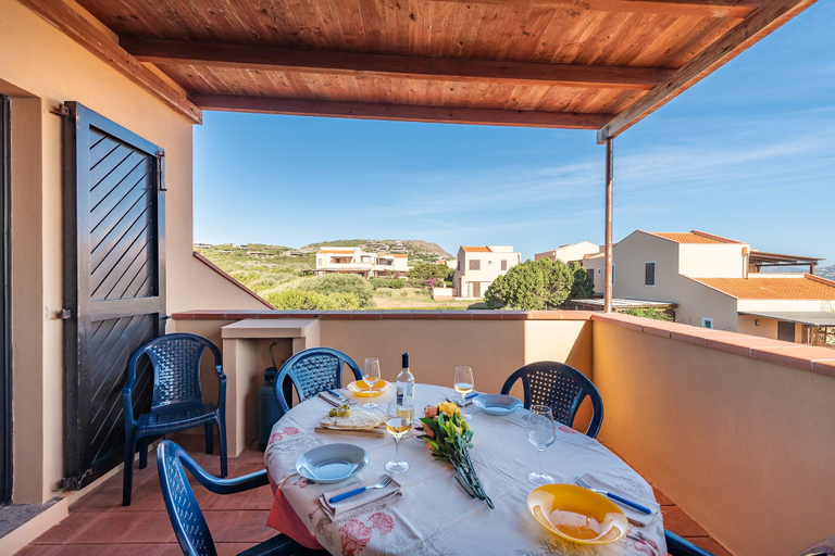 Terrace/patio 2, AffittaSardegna - Trilo La Pelosa, Sassari