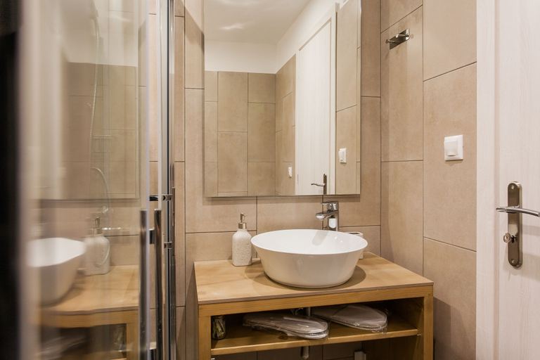 Bathroom 3, Dynasta Central Suites, Attica