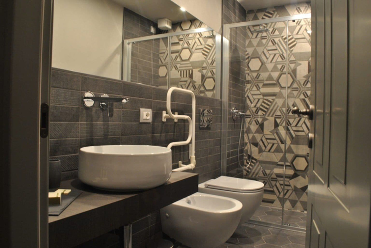 Bathroom 5, Locanda San Tomaso, Savona