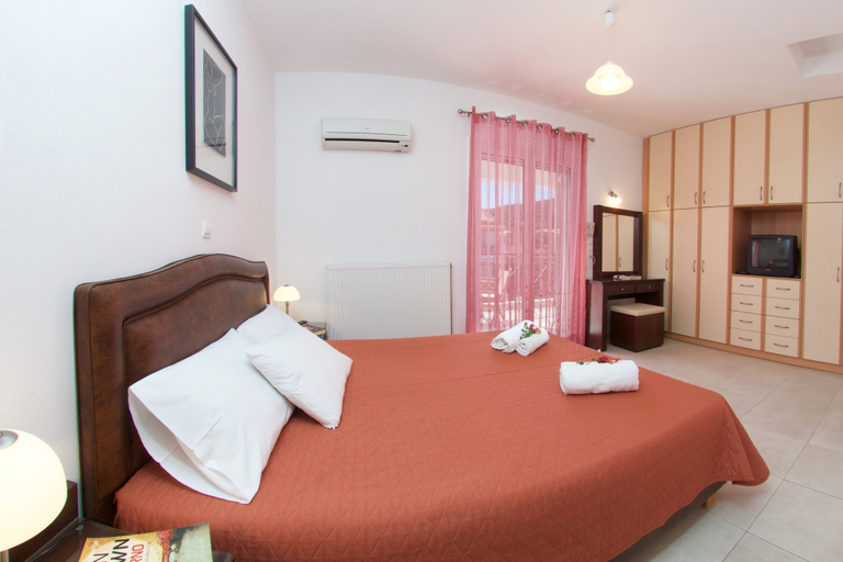 Bedroom 4, Studios Diamanto, Ionian Islands