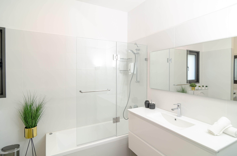 Bathroom 3, Dov Garden apartment with private pool