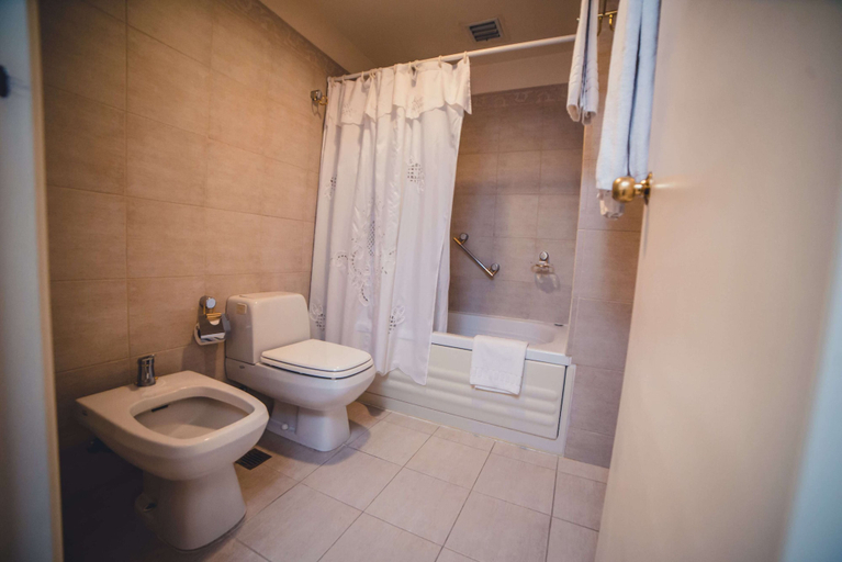 Bathroom 4, Lucania Palazzo Hotel, Escalante