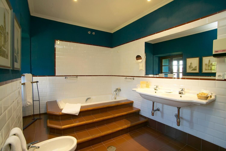 Bathroom 5, Hotel Real Monasterio San Zoilo, Palencia