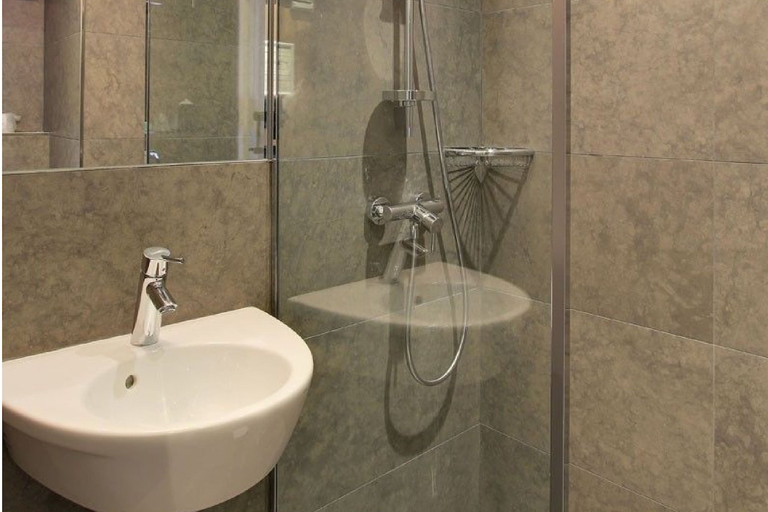 Bathroom 4, Hotel Alhambra, Paris