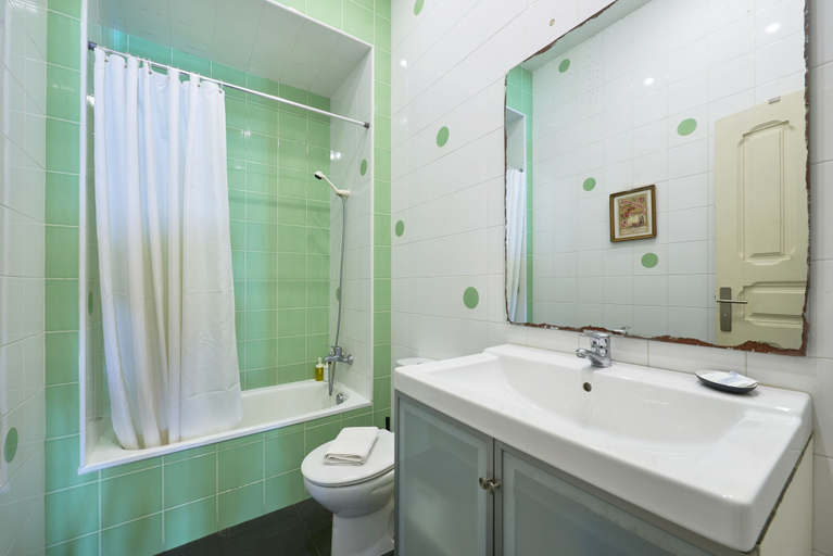 Bathroom 3, Renovated Spacious Baixa Apartment, By TimeCooler, Lisbon