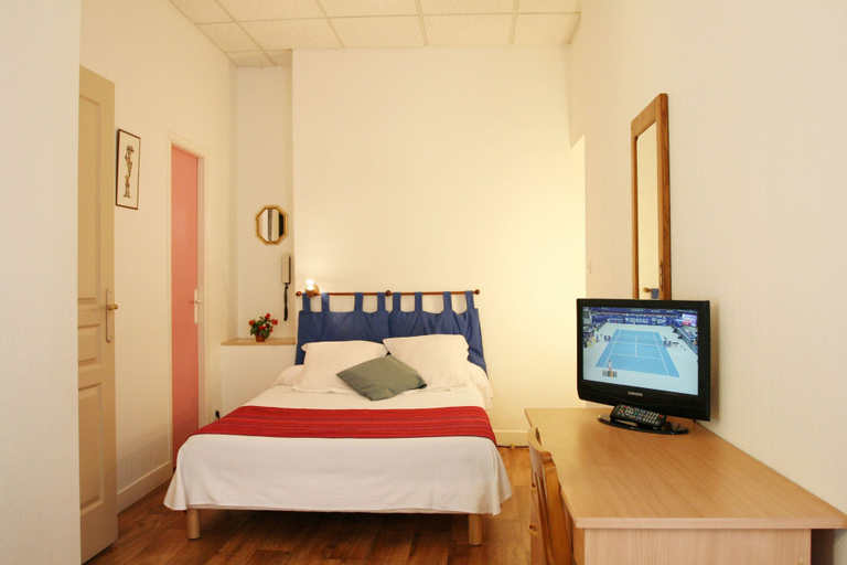 Bedroom 3, Hôtel Christian, Hautes-Pyrénées