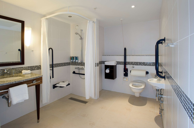 Bathroom 4, Hampton by Hilton Liverpool City Center, Sefton