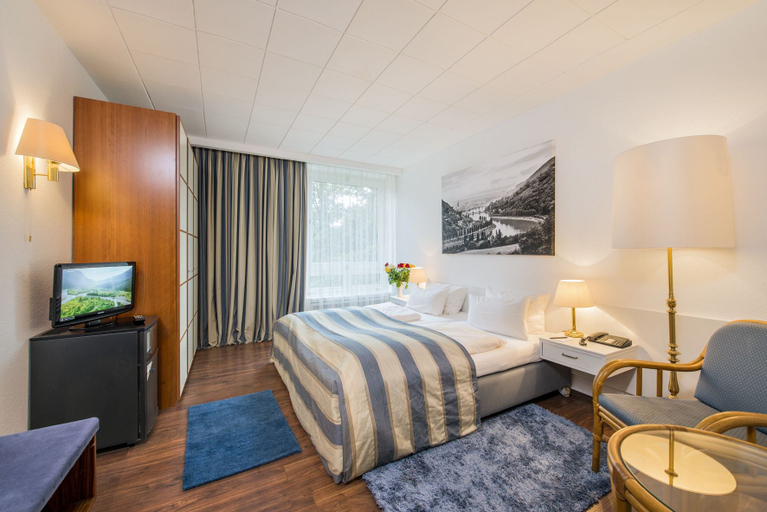 Bedroom 4, Parkhotel Atlantic Heidelberg, Heidelberg