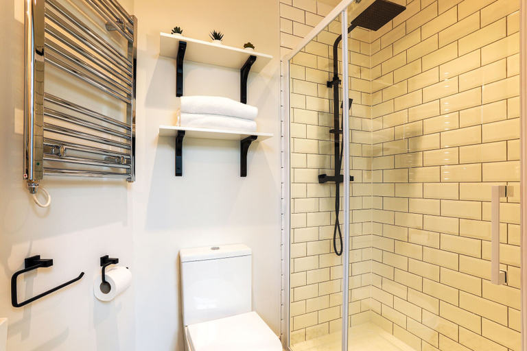 Bathroom 4, Goodstay Apartments by Urban Space, Vale of Glamorgan