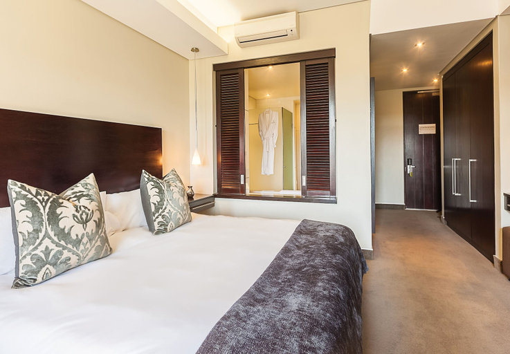 Bedroom 3, The Fairway Hotel, Spa & Golf Resort, City of Johannesburg