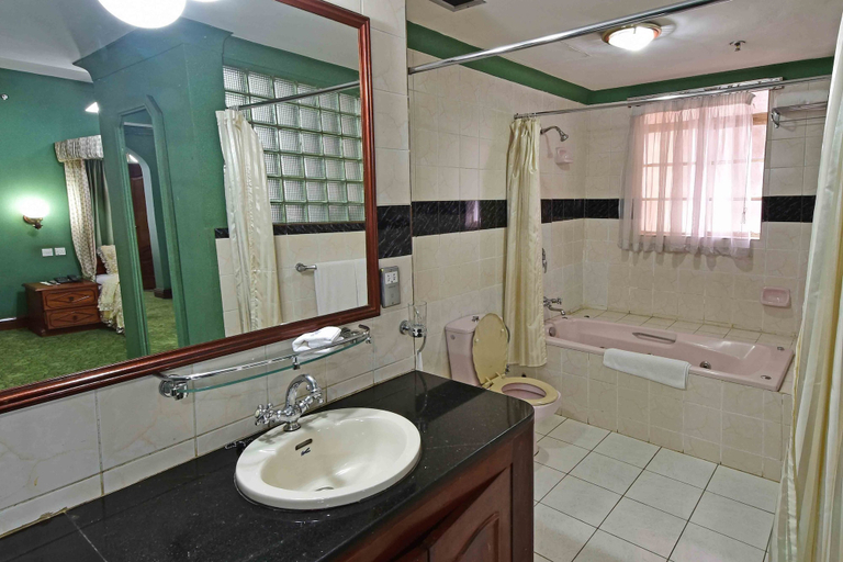 Bathroom 4, Grand Imperial Hotel, Kampala