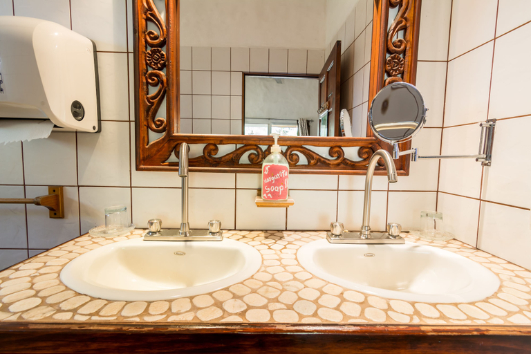 Bathroom 4, Villa Margarita, Alajuela