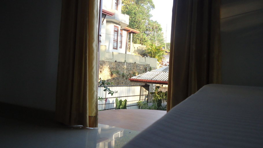 Bedroom 3, Resort Beam, K.F.G. & G. Korale