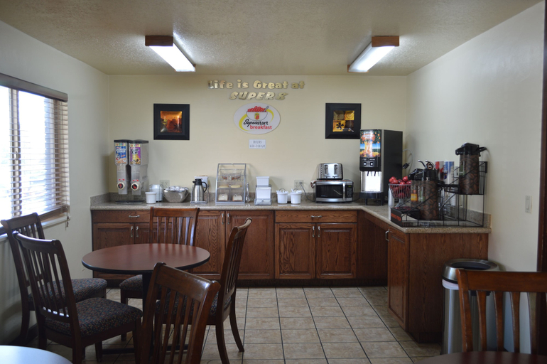 Food & Drinks 5, Super 8 by Wyndham St. George UT, Washington