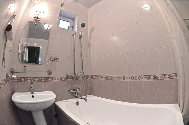 Bathroom, Minzifa Inn, Buxoro