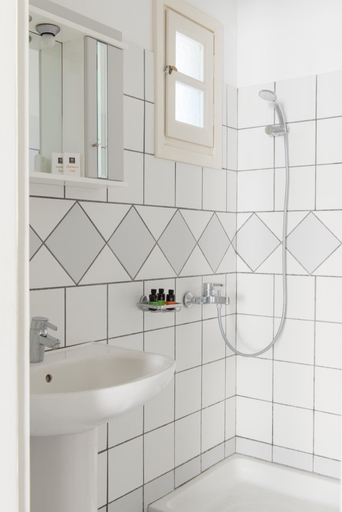 Bathroom 3, Yialos Ios Hotel, South Aegean