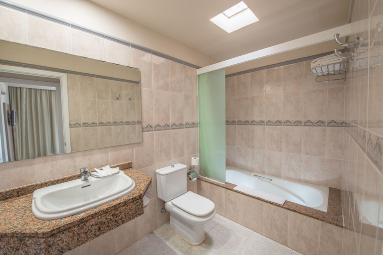 Bathroom 4, Relaxia Lanzasur- All Inclusive, Las Palmas