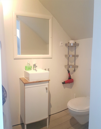 Bathroom 3, Skorrahestar, Fjarðabyggð