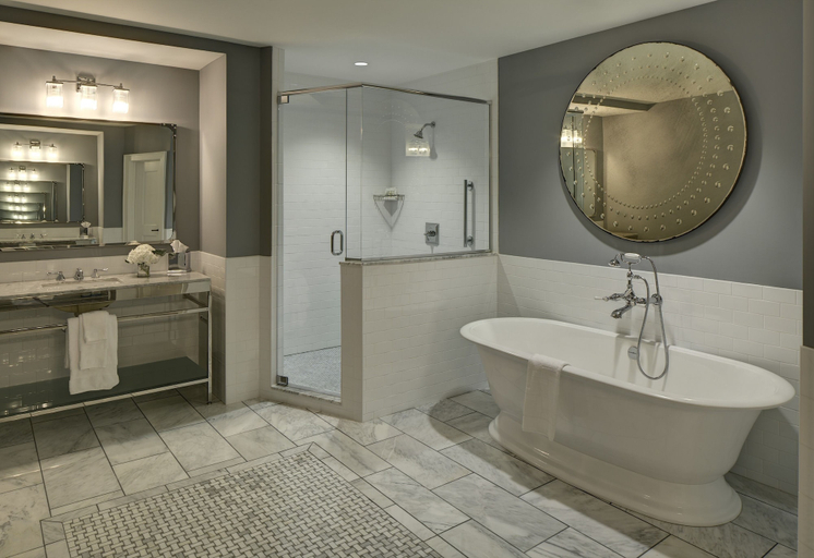 Bathroom 4, Granville Inn, Licking